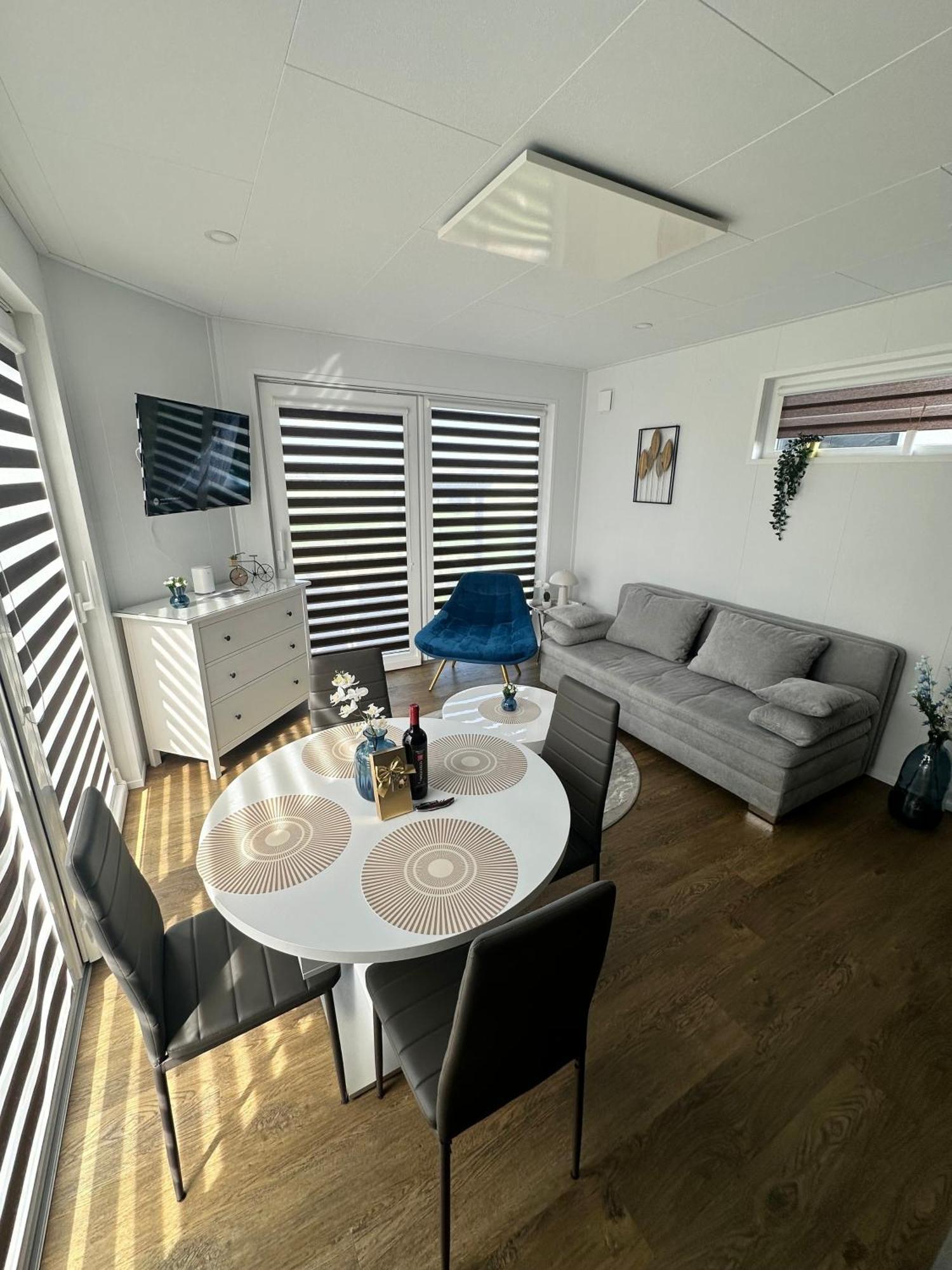 גוך Ferienhaus Am Seepark -J&K מראה חיצוני תמונה